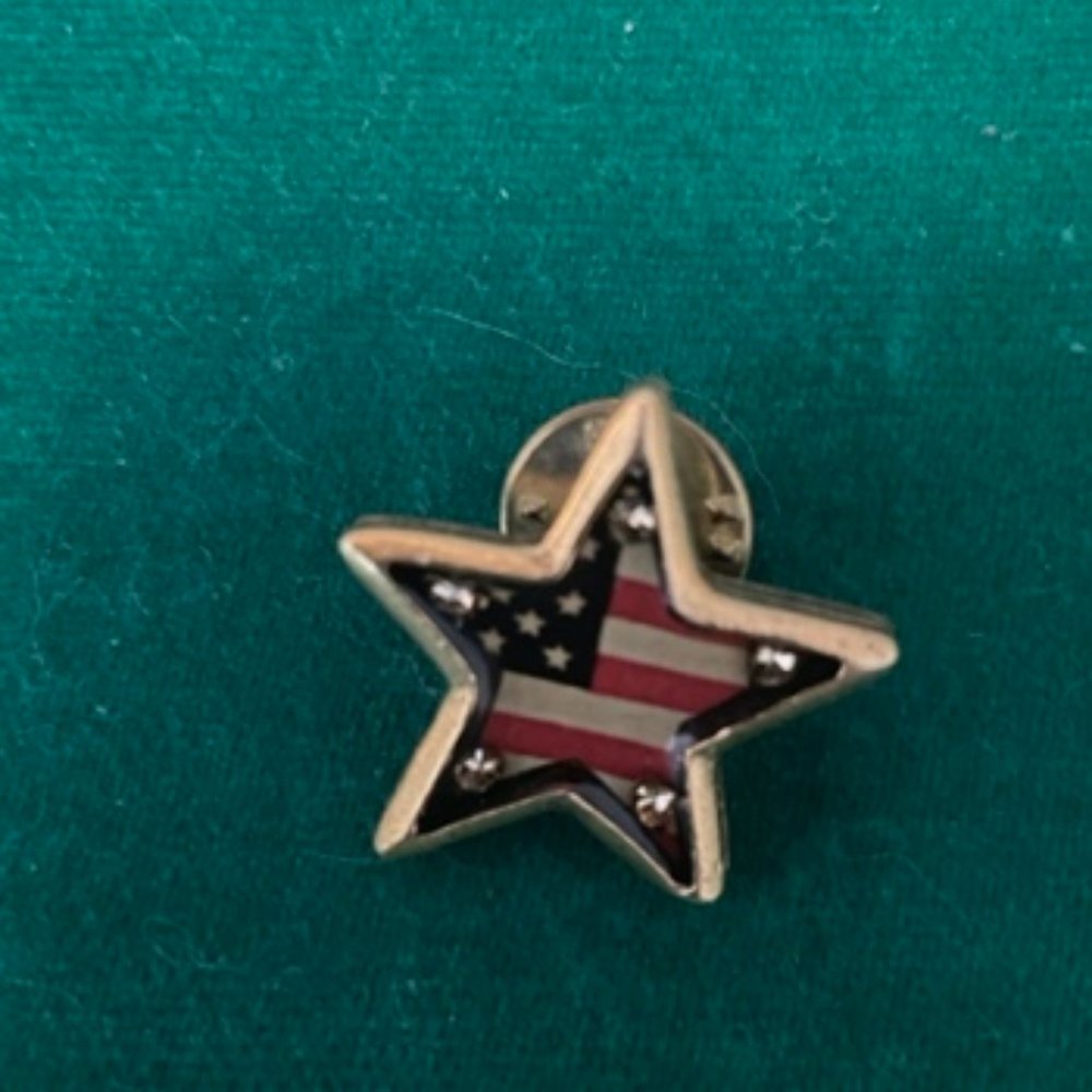 Maximal Art American Flag Star Pin